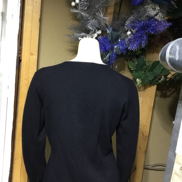 Neiman Marcus Cashmere Sweater - Picture 10 of 16